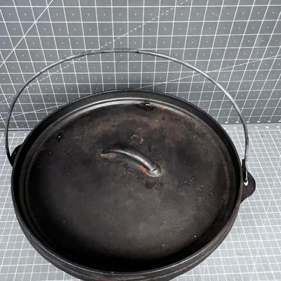 Dutch Oven, Footed with lid