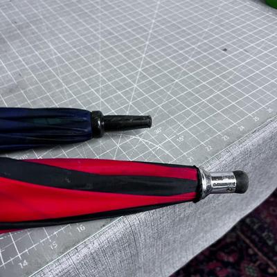 2 Umbrellas 