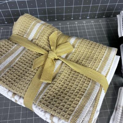 3 Sets of Dish Towels 