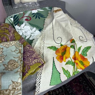 Linens: Misc. Mixed lot