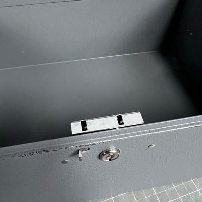 LOCK BOX WITH Key. 
