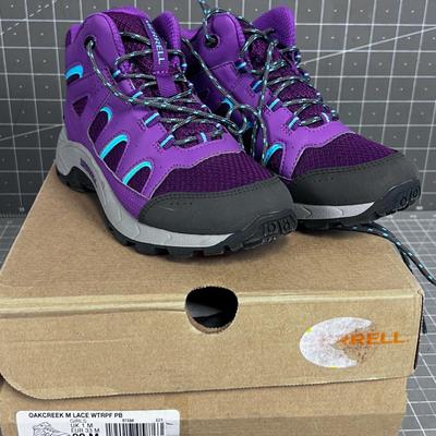MERRIL Girls Size 2 Purple 