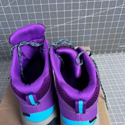 MERRIL Girls Size 3 Purple 