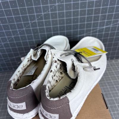 Hey Dude Wally Stretch Canvas Color
