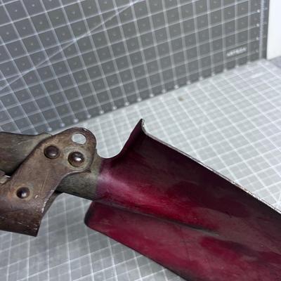 Folding Shovel 