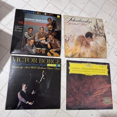 Over 100 Vinyls in Different Genres (WM-DZ)