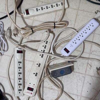 Several Extension Chords (WM-DZ)