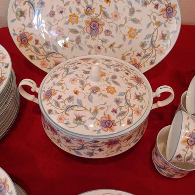 BEAUTIFUL MIKASA BONE CHINA 12 PLACE SETTING WITH EXTRAS