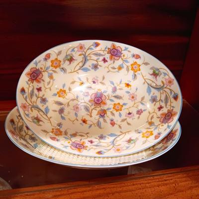 BEAUTIFUL MIKASA BONE CHINA 12 PLACE SETTING WITH EXTRAS