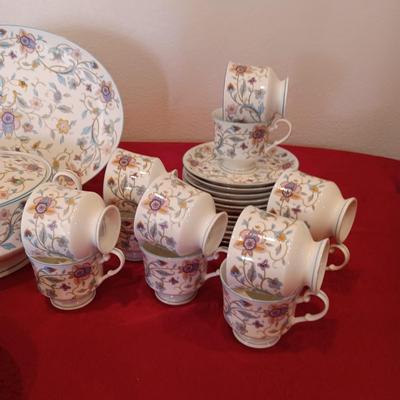 BEAUTIFUL MIKASA BONE CHINA 12 PLACE SETTING WITH EXTRAS