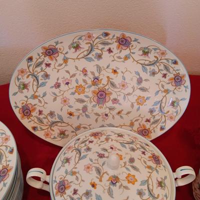 BEAUTIFUL MIKASA BONE CHINA 12 PLACE SETTING WITH EXTRAS