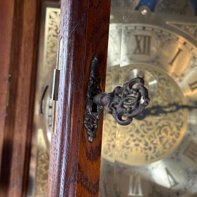 LOT 2L: Vintage Howard Miller Grandfather Clock