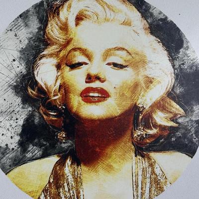 LOT 12D: Marilyn Monroe Decor Collection