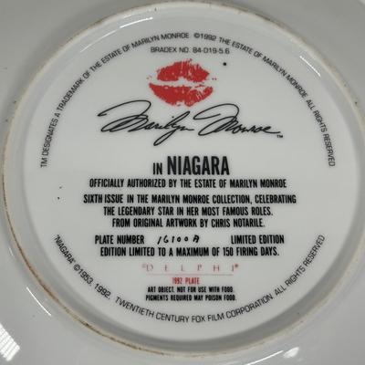 LOT 16D: Vintage Delphi Marilyn Monroe Decorative Plates