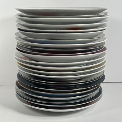 LOT 16D: Vintage Delphi Marilyn Monroe Decorative Plates