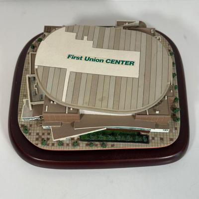 LOT 28A: Philadelphia Flyers Danbury Mint First Union Center, Bobble Heads & More