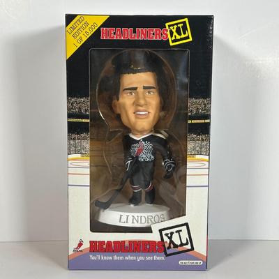 LOT 28A: Philadelphia Flyers Danbury Mint First Union Center, Bobble Heads & More