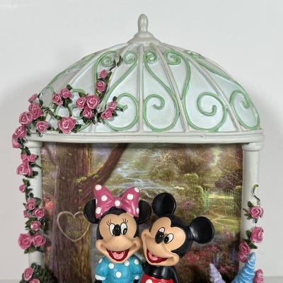 LOT 83A: Mickey & Minnie Home Decor Collection