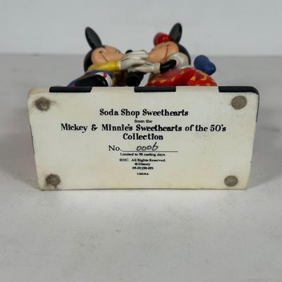 LOT 83A: Mickey & Minnie Home Decor Collection