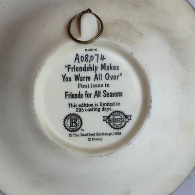 LOT 83A: Mickey & Minnie Home Decor Collection