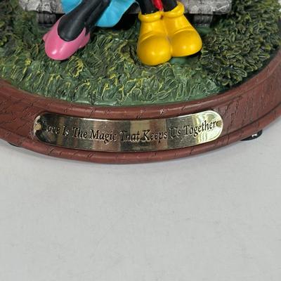 LOT 83A: Mickey & Minnie Home Decor Collection