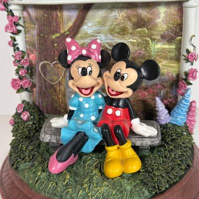LOT 83A: Mickey & Minnie Home Decor Collection