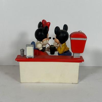 LOT 83A: Mickey & Minnie Home Decor Collection