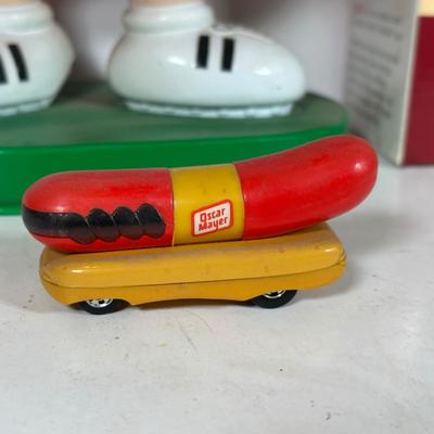 LOT 101A: Vintage Advertising - Kellogg’s, Pepboys & More