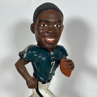 LOT 111A: Michael Vick Legends Of The Field Bobble Head & Extreme Athletes Action Figure