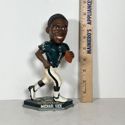 LOT 111A: Michael Vick Legends Of The Field Bobble Head & Extreme Athletes Action Figure