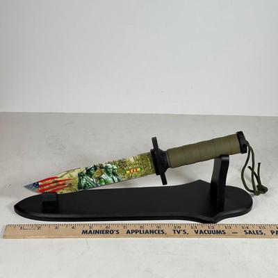 LOT 115A: Vietnam War Memorial Knife
