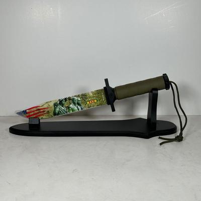LOT 115A: Vietnam War Memorial Knife