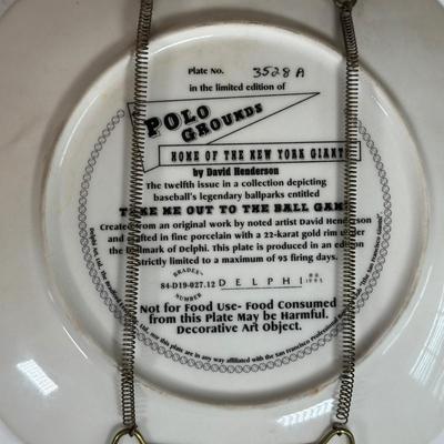 LOT 175A: The Hamilton Collection & Delph Decorative Baseball Plates