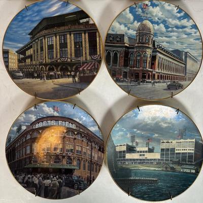 LOT 175A: The Hamilton Collection & Delph Decorative Baseball Plates