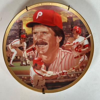 LOT 175A: The Hamilton Collection & Delph Decorative Baseball Plates