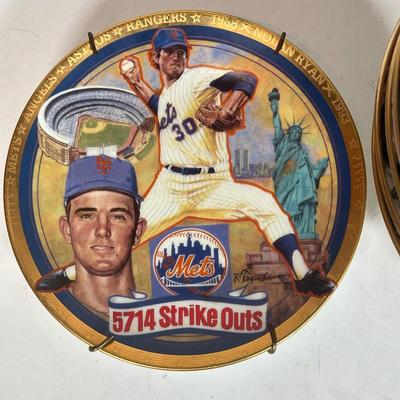 LOT 175A: The Hamilton Collection & Delph Decorative Baseball Plates