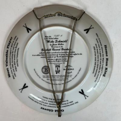 LOT 175A: The Hamilton Collection & Delph Decorative Baseball Plates