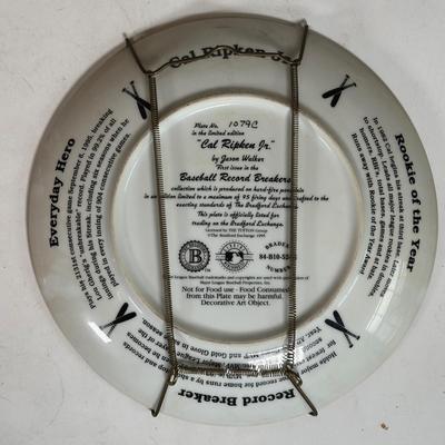 LOT 175A: The Hamilton Collection & Delph Decorative Baseball Plates