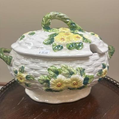 Tureen with yellow flowers