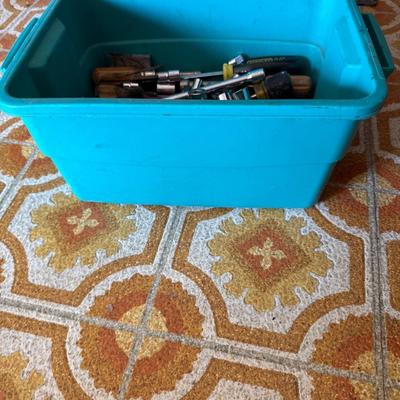 Small tote of hand to