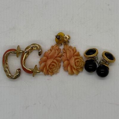 Vintage Earrings Black and Coral for pierced ears