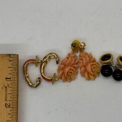 Vintage Earrings Black and Coral for pierced ears