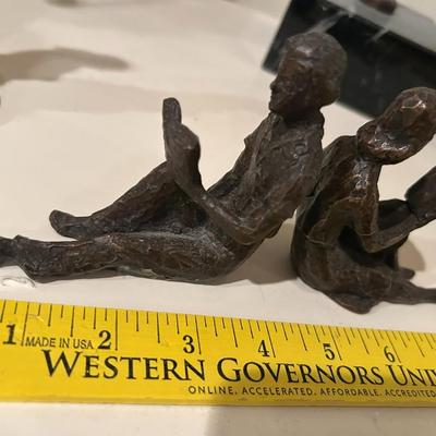 PAIR OF BRONZE BOOK READERS COUPLE