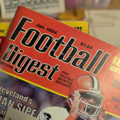 Football Sports Books & Magazines NFL Trivia 1985 Brevard High Blue Devils Photo (G)