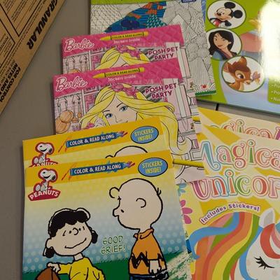 Melissa & Doug Door Signs Magnetic Dress Up Kit Color & Sticker Activity Books (G)