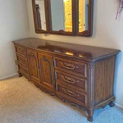 Drexel Heritage Dresser and Mirror Brittany Design