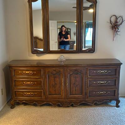 Drexel Heritage Dresser and Mirror Brittany Design