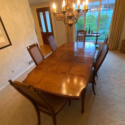 Drexel Heritage Dining Table and Chairs