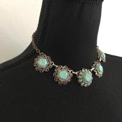 Vintage Faux turquoise stone collar necklace