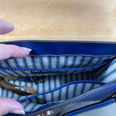 Dooney & Bourke Leather Crossbody Handbag